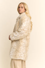 Load image into Gallery viewer, Davi &amp; Dani Tri Color Faux Fur Jacket in Leopard/Taupe
