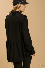 Load image into Gallery viewer, Umgee Babydoll Top in Black
