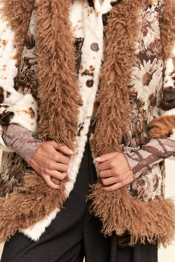 Davi & Dani Floral Jacquard and Faux Fur Trim Vest in Brown