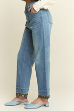 Load image into Gallery viewer, J.nna Hight Waist Floral Print Contrast Denim Jeans in Medium Blue
