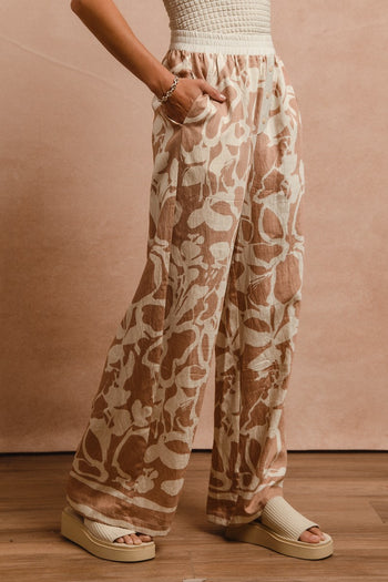 BiBi Floral Print Woven Pants in Toast