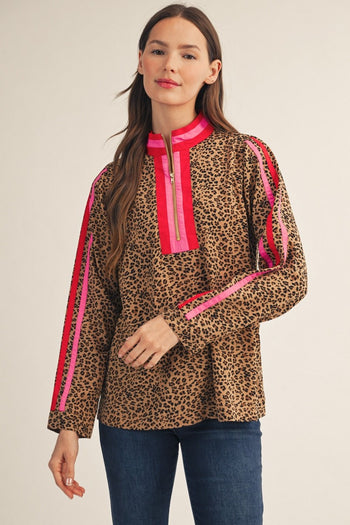 Jodifl Contrast Accent Front Zip Up Leopard Top in Red/Pink