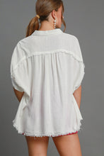Load image into Gallery viewer, Umgee Linen Blend Top with Frayed Placket in Off White

