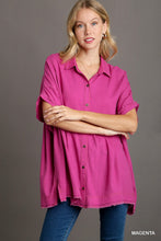 Load image into Gallery viewer, Umgee Linen Blend Collared Button Up Tiered Top in Magenta
