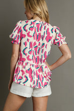 Load image into Gallery viewer, Umgee Multi Color Leopard Print Top in Cream
