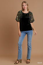 Load image into Gallery viewer, Umgee Velvet and Sequin Top in Black
