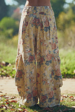 Load image into Gallery viewer, Davi &amp; Dani Floral Print Wide Leg Pants in Yellow
