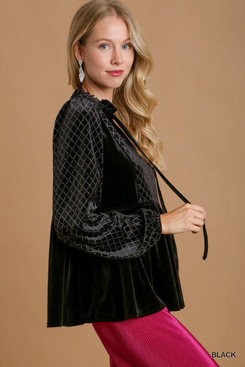 Umgee Sparkle Velvet Top with Front Neck Tie in Black