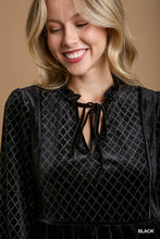 Load image into Gallery viewer, Umgee Sparkle Velvet Top with Front Neck Tie in Black
