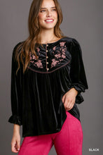 Load image into Gallery viewer, Umgee Velvet Embroidery Top in Black
