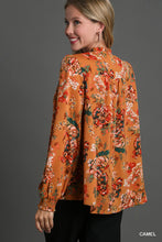 Load image into Gallery viewer, Umgee Mixed Floral Print Top in Camel
