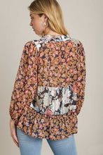 Load image into Gallery viewer, Umgee A-Line Mixed Floral Print Top in Navy
