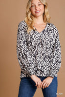 Umgee Abstract Two Tone Printed V-Neck Top in Black