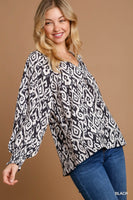 Umgee Abstract Two Tone Printed V-Neck Top in Black