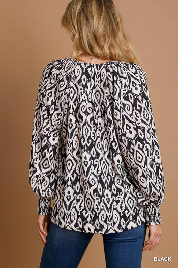 Umgee Abstract Two Tone Printed V-Neck Top in Black