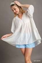 Load image into Gallery viewer, Umgee Baby Doll Tunic Top in Off White
