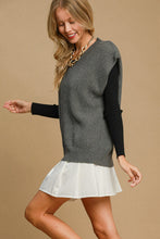 Load image into Gallery viewer, Umgee Oversized V Neck Vest in Charcoal
