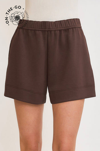 Umgee Luxeknit Mid Rise Pull On Shorts in Brownie