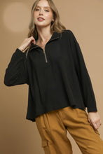 Load image into Gallery viewer, Umgee Half Zip Pullover Top in Black
