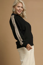 Load image into Gallery viewer, Umgee Luxeknit Pullover Top with Contrasting Leopard Print in Black
