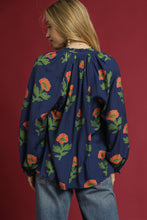 Load image into Gallery viewer, Umgee Floral Print Top in Navy Mix
