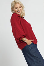 Load image into Gallery viewer, Umgee Solid Color Textured Top in Crimson

