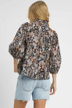 Load image into Gallery viewer, Umgee Mixed Floral Print Top in Black Mix
