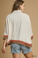 Load image into Gallery viewer, Umgee Colorblock Button-Down Top with Scallop Hem in Oatmeal
