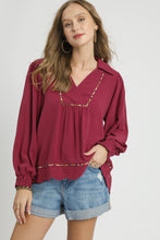 Load image into Gallery viewer, Umgee Linen Blend Top with Leopard Trim in Merlot
