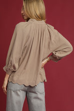 Load image into Gallery viewer, Umgee Solid Color Linen Blend Boho Top in Latte
