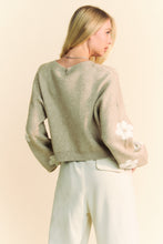 Load image into Gallery viewer, Davi &amp; Dani CROPPED Floral Print Knit Sweater in Taupe
