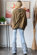 Load image into Gallery viewer, Oli &amp; Hali Color Block Cinched Detailed Top in Mocha
