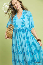 Load image into Gallery viewer, Umgee Vine Stippling Print Maxi Dress in Chambray

