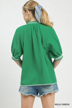 Load image into Gallery viewer, Umgee Textured Jacquard Contrast Trim Top in Kelly Green
