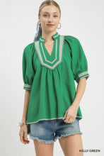 Load image into Gallery viewer, Umgee Textured Jacquard Contrast Trim Top in Kelly Green
