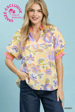 Load image into Gallery viewer, Umgee Vibrant Botanical Floral Print Top in Honey
