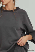 Load image into Gallery viewer, Umgee CLOUDKNIT 3/4 Raglan Sleeve Colorblock Crewneck Top in Charcoal
