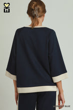 Load image into Gallery viewer, Umgee LUXEKNIT Colorblock Crewneck Raglan Sleeve Top in Midnight Blue
