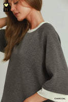 Umgee LUXEKNIT Colorblock Crewneck Raglan Sleeve Top in Charcoal