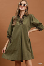 Load image into Gallery viewer, Umgee V-Neck Shift Dress with Contrast Trim in Olive

