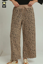 Load image into Gallery viewer, Umgee Leopard Jacquard Straight Pants in Mushroom
