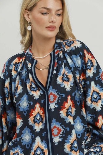 Umgee Abstract Medallion Print V-Neck Long Sleeve Blouse in Midnight