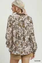 Load image into Gallery viewer, Umgee Floral Contrast Trim Long Sleeve Top in Olive Mix
