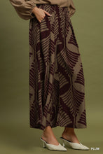 Load image into Gallery viewer, Umgee Abstract Botanical Print Wide Leg Pants in Plum
