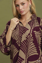 Load image into Gallery viewer, Umgee Abstract Leaf Print V-Neck Balloon Sleeve Blouse in Plum

