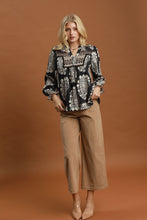 Load image into Gallery viewer, Umgee Boho Paisley Floral Contrast Yoke Blouse in Black
