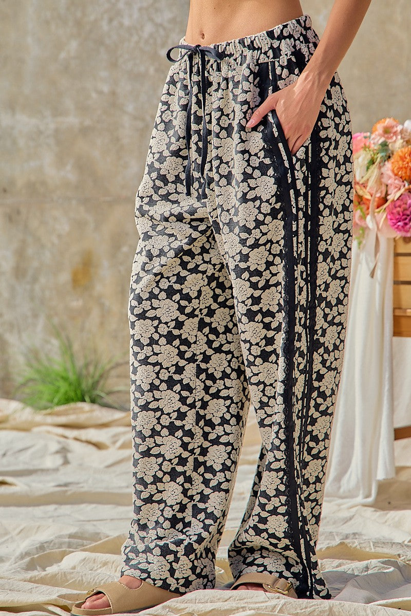 BiBi Floral Jacquard Side Lace Trim Elastic Pants in Black/Light