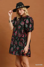Load image into Gallery viewer, Umgee Metallic Floral Jacquard Puff Sleeve Shift Dress in Black
