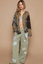 Load image into Gallery viewer, POL SEMI-CROPPED Leopard Print Hooded Top in Olive
