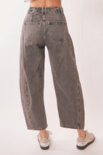 Load image into Gallery viewer, Davi &amp; Dani Mid Rise Denim Barrell Jeans in Rustic Denim
